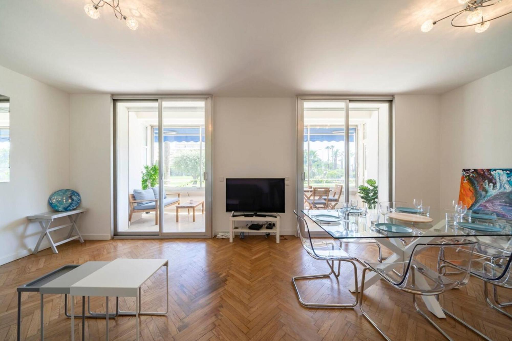 Apartment Wdf 3 Bedrooms On The Croisette !